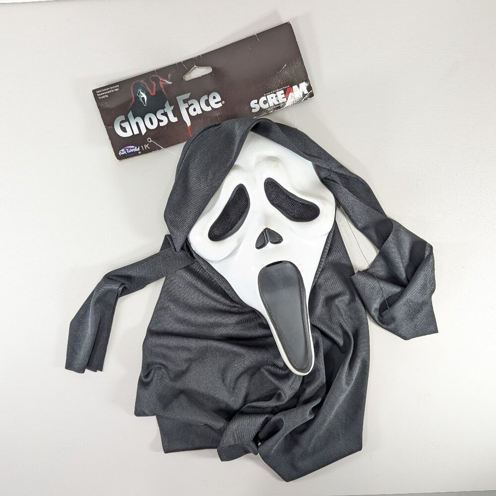 NWT 2017 Scream 4 Ghost Face Walgreen Halloween mask Fun World Easter Unlimited